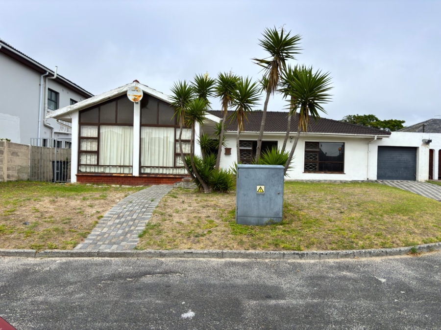 4 Bedroom Property for Sale in Wynberg Western Cape